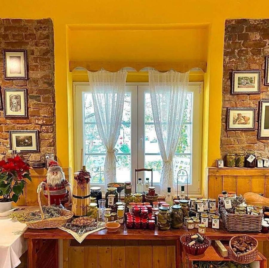 Guesthouse Lord Byron Tepelene Екстер'єр фото