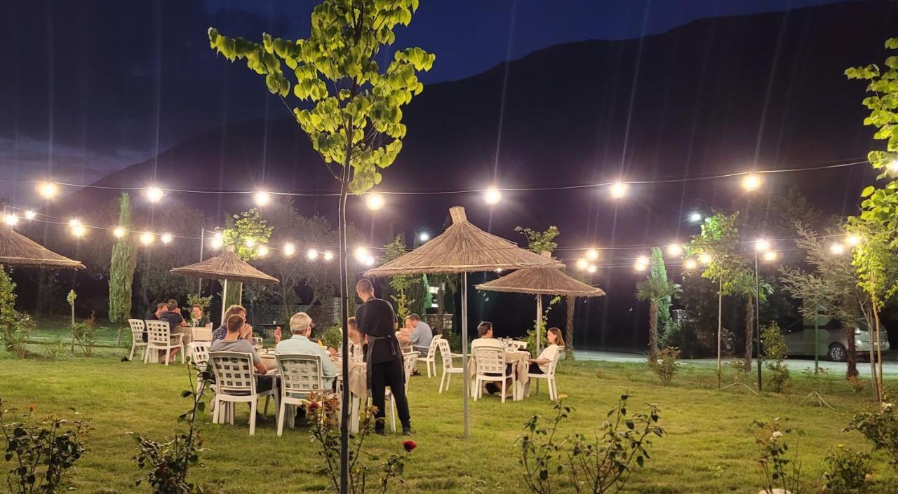 Guesthouse Lord Byron Tepelene Екстер'єр фото