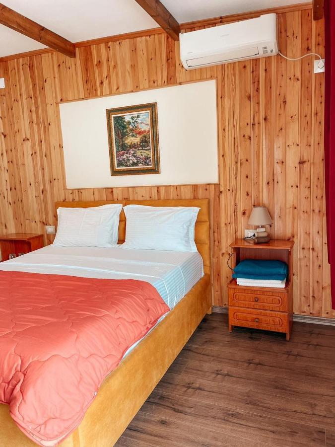 Guesthouse Lord Byron Tepelene Екстер'єр фото