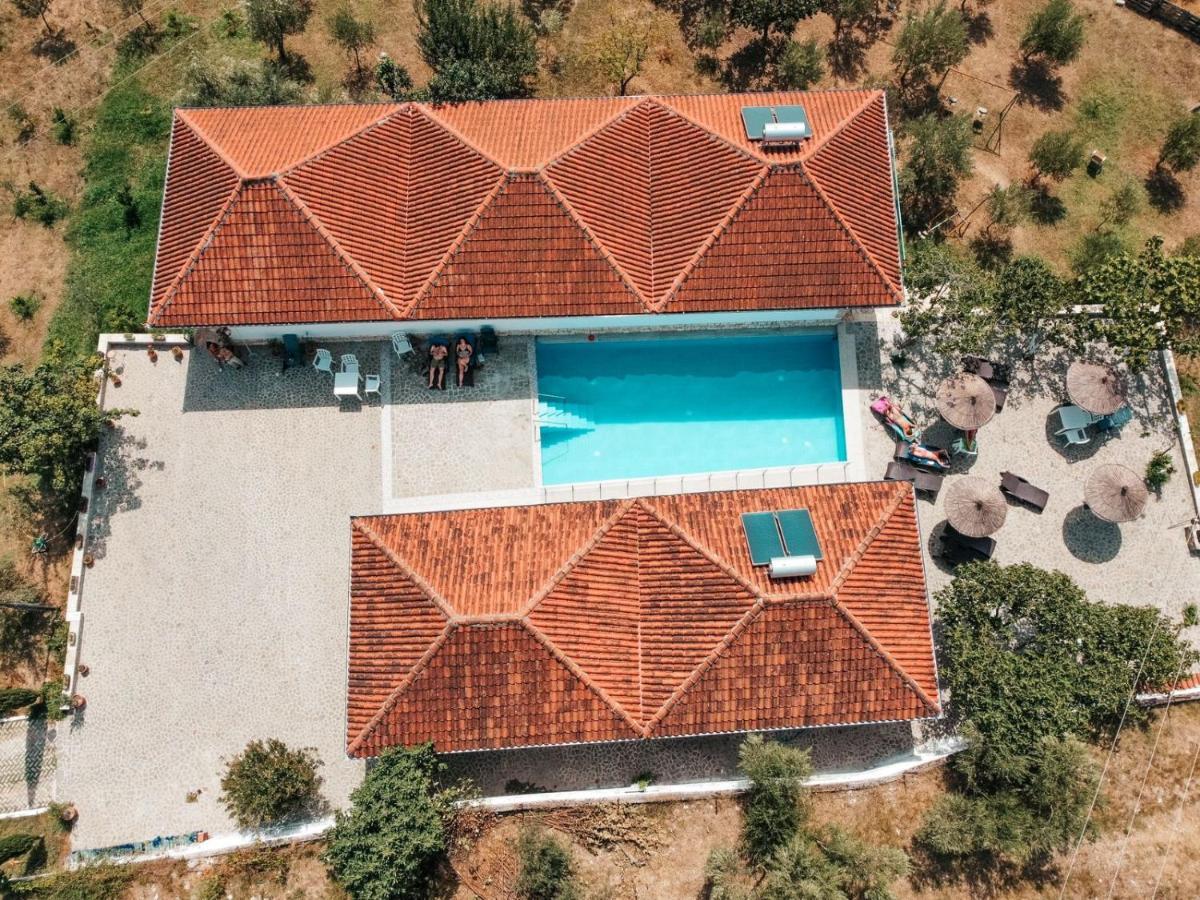 Guesthouse Lord Byron Tepelene Екстер'єр фото